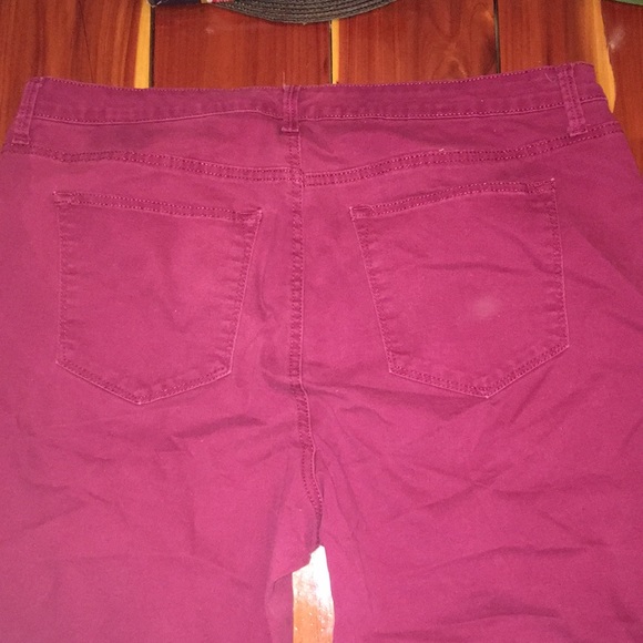 Curvy Straight leg Colored Jeans - Picture 7 of 7